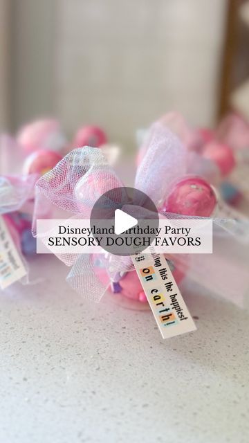 Sierra Miller | Content Creator on Instagram: "Cutest party favors ever! 🤩 Comment SHOP to get links for supplies!  . . . . . . #partyfavors #sensorydough #disneylandparty #disneylandbirthday #diypartyfavors #mickeymousebirthday #minniemousebirthday #vintagedisneyland" Disneyland Goodie Bag Ideas, Minnie Mouse Party Favor Ideas, Disneyland Party Favors, Disney World Birthday Party Theme, Disneyland Theme Birthday, Disney Birthday Ideas, Disneyland Birthday Party Theme, Minnie Party Favors, Party Favors 1st Birthday