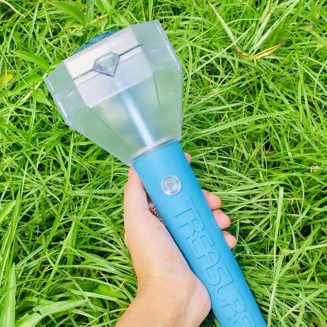 green aesthetic. #treasure #teume #teulight #treasuremaker Teulight Treasure, Treasure Lightstick, Green Aesthetic, Reusable Water Bottle, Water Bottle, Water, Green