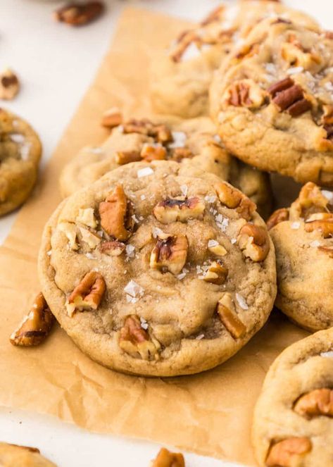 Easy Pecan Cookies are a comforting hug in cookie form! You'll love these tender, buttery cookies laced with golden pecans with a rich, buttery flavor that make them perfect to pair with a glass of milk. Christmas Pecan Cookies, Pecan Cookies Christmas, Christmas Cookies Pecan, Pecan Caramel Cookies, Easy Pecan Desserts, Pecan Cookies Recipes, Pecan Crescent Cookies, Pecan Biscuits, Pecan Pie Cookies Recipe