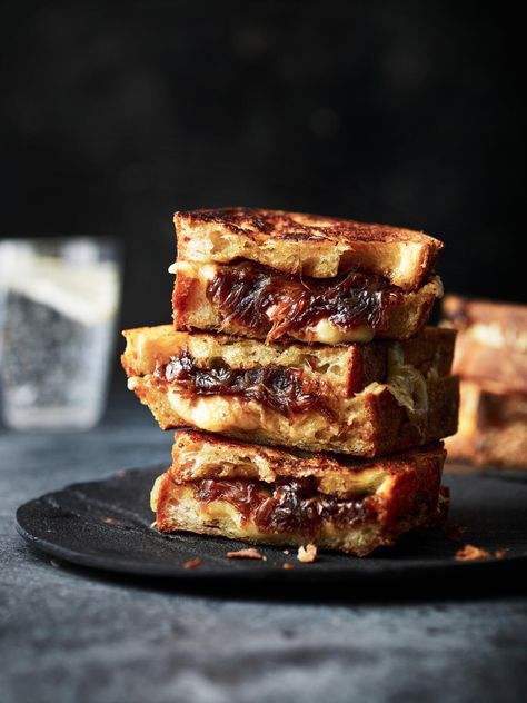 French Onion Grilled Cheese, Onion Grilled Cheese, Cheese Toasties, Cheese Toastie, Grilled Sandwiches, Grilled Cheese Recipe, Croque Madame, Indulgent Food, Toast Sandwich