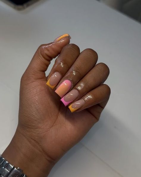 Thenailartiste LTD on Instagram: "Tropical🏝️⛱️" Tropical Vacation Nails Simple, Resort Nails, Tropical Summer Nails, Vacation Nails Short, Vacation Braids, Jamaica Nails, Nails Tropical, Vacation 2025, Tropical Vacation Nails