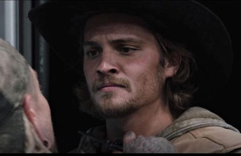 Kayce Kayce Dutton, Yellowstone Series, Land Of The Lost, Luke Grimes, Country Quotes, Super Funny Videos, Pretty Men, Super Funny, Horse Riding