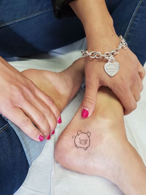 Cute Piggy Tattoos, Pig Tatoos Tattoo Ideas, Pig Tatoos Cute, Pig Flash Tattoo, Dainty Pig Tattoo, Cartoon Pig Tattoo, Piggy Tattoo Cute, Minimalist Pig Tattoo, Mini Pig Tattoo