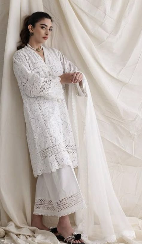 Chicken Plazo With Kurti, White Chicken Kari Kurta Design, Chikankari Dress Patterns, Chicken Suits Designs Pakistani, Chickenkari Dress, Hakoba Dress, White Dress Design, White Kameez, Dress Designing Ideas