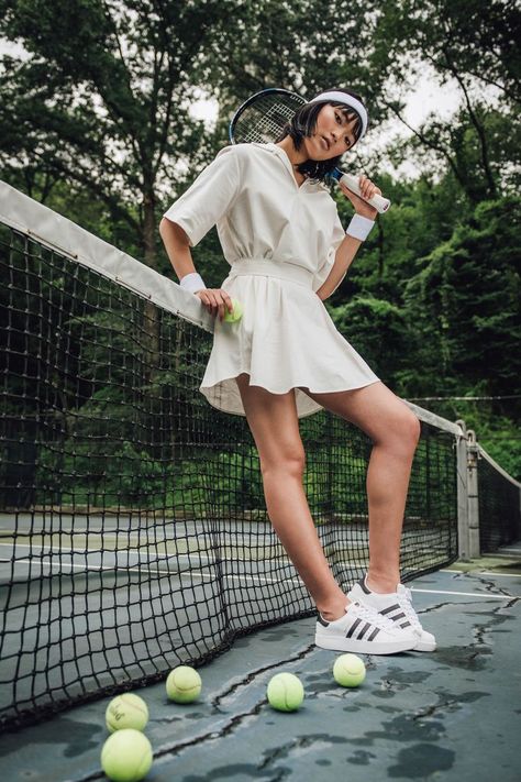 Dennis Tejero shoots a tennis inspired story in New York- Fashion Grunge Tennis Fashion Photography, Sporty Photoshoot, Tennis Fashion Editorial, Tennis Girl Aesthetic, Sports Fashion Photography, Tennis Court Photoshoot, Tennis Photoshoot, Tennis Photography, Tennis Pictures