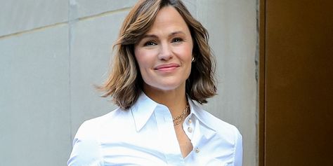 Jennifer Garner Hair 2023, Help Thinning Hair, Jennifer Garner Hair, 1990s Hair, Treat Thinning Hair, My Hair Styles, Different Hair Styles, Hair Growth Spray, Thick Wavy Hair