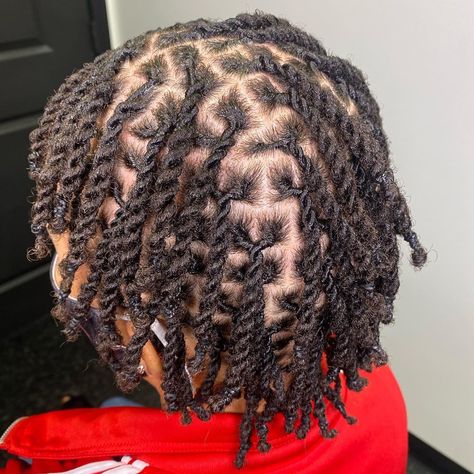 Two Strand On Short Locs, 2 Strand Twist On Short Locs, Lock Twist Hairstyles, Starter Locs Retwist Styles, Dreads Men Styles, 2 Strand Twist Dreads, Short Two Strand Twist Locs, Free Part Locs, Future Dreads