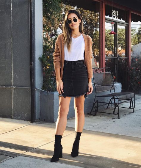 Black jean skirt, cardio and tee with booties Jean Skirt Outfits Fall, Black Jeans Skirt, Black Denim Skirt Outfit, Skirt Outfit Fall, Jean Skirt Outfits, Black Jean Skirt, Cute Outfits With Jeans, Denim Skirt Outfits, Cute Skirt Outfits