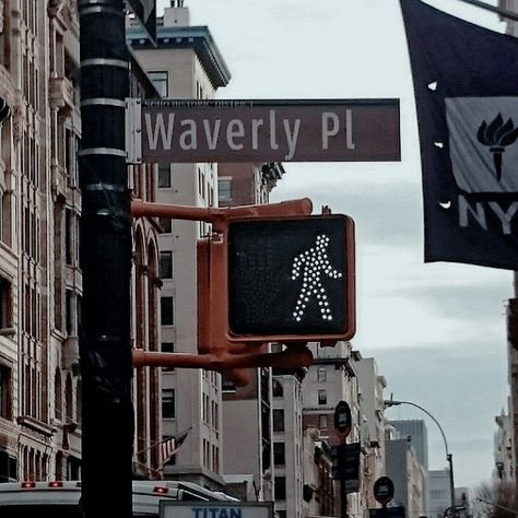 Wizards Of Waverly Place Aesthetic, Aesthetic New York City, Place Aesthetic, Aesthetic New York, Android Wallpaper Dark, Wizards Of Waverly, Alex Russo, Disney Channel Shows, Wizards Of Waverly Place