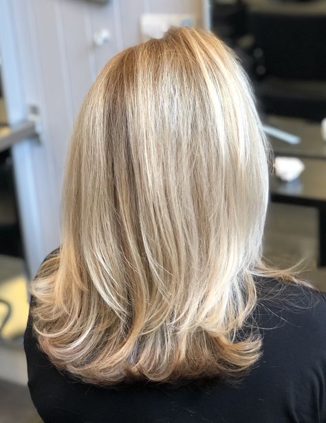 I created this bouncy blow dry by creating volume on the root of the hair, I then flicked the ends out to achieve this look. Blow Dry Medium Hair, Flicky Blow Dry, Bouncy Blow Dry Medium, Blow Dry Styles, Straight Wedding Hair, Bouncy Blow Dry, Short Bridal Hair, Blowdry Styles, Styled Hair