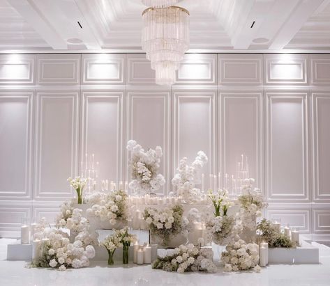 Bridal Table Backdrop, Sydney Fireworks, Ivory Wedding Decor, Bridal Table Flowers, Wedding Reception Head Table, Head Table Wedding Decorations, Bride Groom Table, White Weddings Reception, Wedding Halls