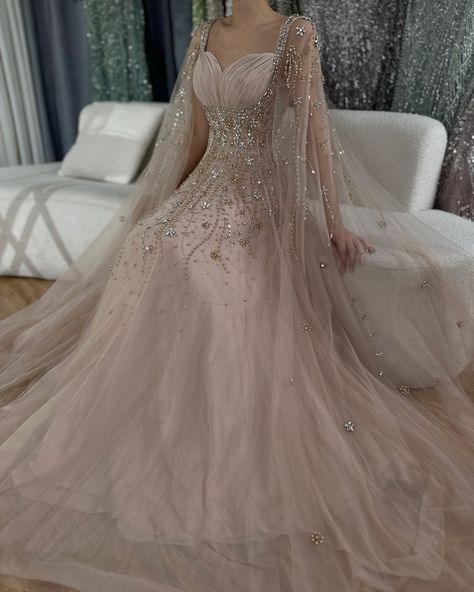 la72390 Tunisian Wedding Dress, Sister Of Bride Dress, Arabic Luxury, Arab Dresses, Dubai Evening, Arabic Wedding Dresses, Engagement Gown, Fancy Short Dresses, Beaded Formal Dress