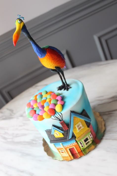 Up movie                                                                                                                                                                                 Más Disney Desserts, Up Movie, Movie Cakes, Up Cake, Disney Up, Character Cakes, Crazy Cakes, Disney Cakes, Fancy Cakes