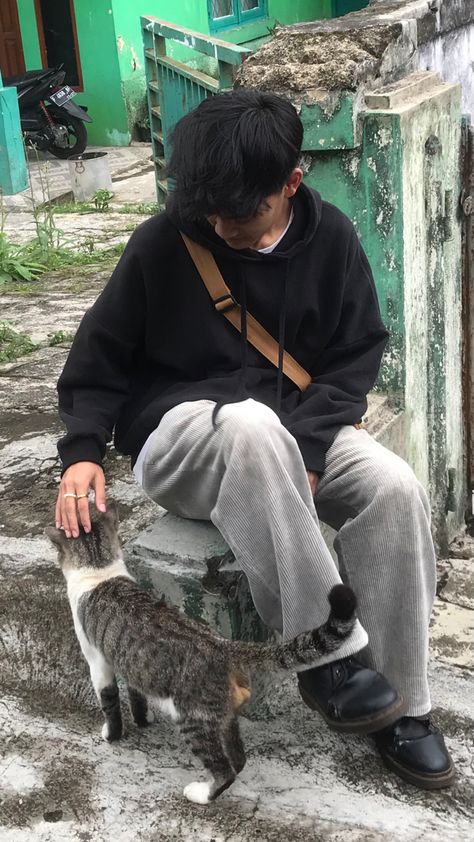 Outfit Cowok Simple, Friend Wallpaper, Haha Photos, Gents Hair Style, Best Friend Wallpaper, Boyfriend Pranks Pictures, Fake Life, Self Photography, Grunge Boy