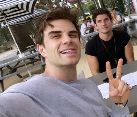 Nate Buzz, Kol And Davina, Nathaniel Buzolic, Kol Mikaelson, Vampire Diaries Guys, Boy Celebrities, Vampire Diaries The Originals, Vampire Diaries, Serie Tv