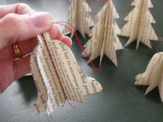 Book Page Ornament Tutorial Hymn Page Ornaments, Repurpose Books, Eco Christmas, Old Book Crafts, Diy Christmas Ornaments Easy, Folding Origami, Book Christmas, Book Page Crafts, Alternative Christmas