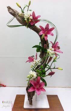 67 Creative Line Floral Design ideas in 2023 | floral design, flower ... Line Floral Design, Hawaiian Flower Arrangements, Floral Design Ideas, Yellow Flower Arrangements, Flower Arragement, Arreglos Ikebana, Contemporary Flower Arrangements, Orchid Flower Arrangements, Floral Design Classes