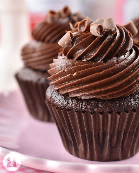 Chocolate Fudge Cupcakes, Nutella Cupcakes, Chocolate Fudge Frosting, Dark Chocolate Fudge, Recipes With Whipping Cream, Eggless Recipes, Types Of Desserts, Fudge Frosting, Homemade Frosting