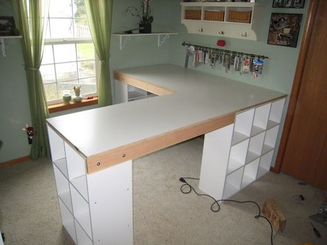 DIY Custom Craft Desk - Take measurements once everything is framed. www.theownerbuildernetwork.co Diy Craft Room Desk, Diy Crafts Desk, Craft Room Desk, Craft Room Tables, Dream Craft Room, Craft Room Design, Table Office, Quilting Room, Craft Desk