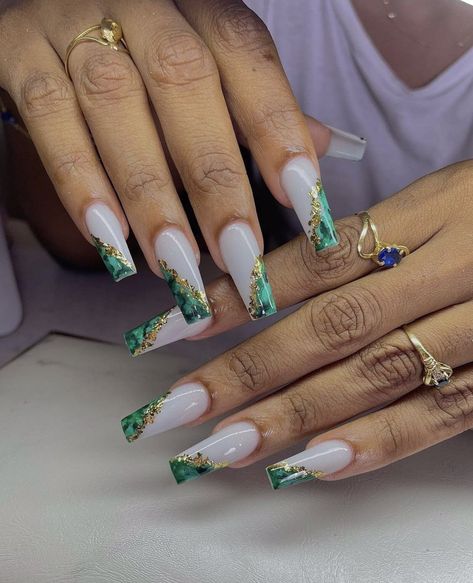 St Patricks Nail Designs, March Nails Ideas, Saint Patrick Nail, Emerald Nails, March Nails, Gold Acrylic Nails, St Patricks Day Nails, Simple Gel Nails, Work Nails