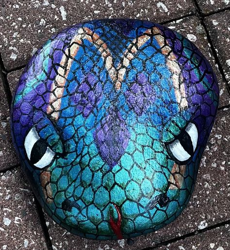 Painted Rock Snakes, Community Rock Snake, Snake Rock Painting, Snake Rock Painting Ideas, Rock Snake Painting, Rock Snake Head, Painted Rock Snake Ideas, Painted Rock Snake, Snake Rock