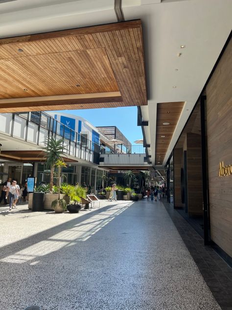 #mall #la #losangeles #beverlyhills #centurycity #aesthetic Outdoor Mall Aesthetic, Los Angeles Mall, Century City Mall, Centre Commercial, Century City, Summer Bucket Lists, Summer Bucket, Future Life, Travel Bucket List