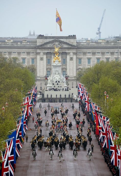 St Edward's Crown, Royal History, Queen Consort, Lady Louise Windsor, Queen Camilla, Royal King, King Charles Iii, Princess Beatrice, Princess Eugenie