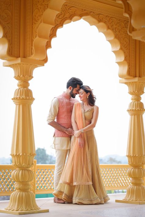 Romantic Poses, Wedding Photos Ideas, Wedding Pictures Ideas, Pre Wedding Photoshoot Props, Prewedding Shoot, Photography Typography, Indian Wedding Poses, Groom Photoshoot, Pre Wedding Photoshoot Outfit