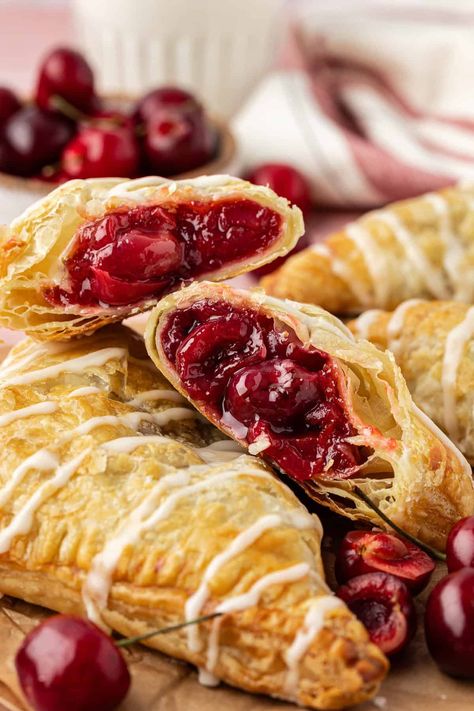 Cherry Turnovers Cherry Turnover, Egyptian Recipes, Cherry Turnovers, Easy Pastry Recipes, Cherry Hand Pies, Sweet Cherry Pie, Puff Pastry Filling, Turnover Recipes, Canning Cherry Pie Filling