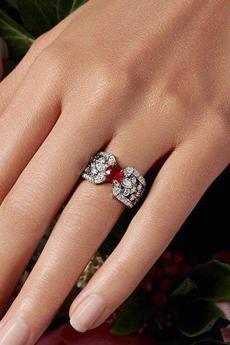 Harry Winston Engagement, Ruby Ring Designs, Colored Stone Rings, Diamond Rings Design, Colored Engagement Rings, Harry Winston, Best Engagement Rings, Gold Ring Designs, Princesa Diana