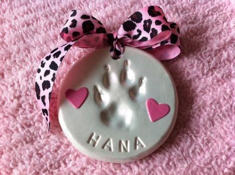 Pet Memorial Ideas Dogs, Paw Print Crafts, Make Your Own Clay, Paw Print Art, Paw Ornament, Paw Print Ornament, Sculpey Clay, How To Make Clay, Polymer Clay Christmas