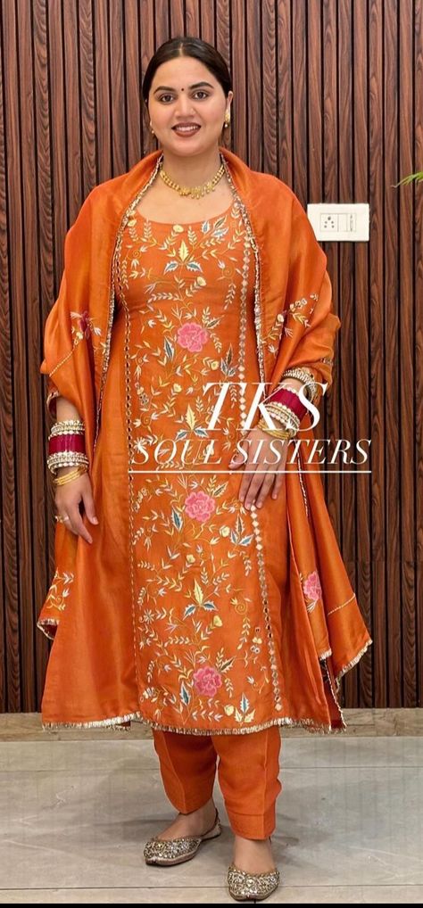 Marriage Suits Women, Hand Work Suits Designs, Punjabi Outfits Wedding, Marriage Suits, Bridal Suits Punjabi, Ladies Suit Design, Red Suits, Organza Kurta, Suits For Women Indian