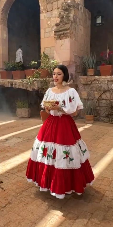 Salvadoran Dresses, Latino Traditional Clothing, Latin Traditional Clothing, Latina Dress Traditional, Argentinian Traditional Dress, Mexican Culture Clothes, Traditional Columbian Clothes, Mexican Culture Dress, Traditional Dresses Mexican