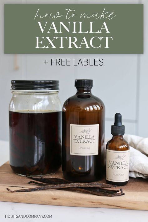 Nothing beats the flavor of homemade vanilla extract. This delicious, easy to make, customizable and cost effective vanilla extract is going to change your baking game forever! Free printable labels included! Vanilla Labels, Vanilla Extract Labels, Diy Vanilla Extract, Infusion Recipes, Homemade Extracts, School Tricks, Diy Extracts, Diy Vanilla, Make Vanilla Extract