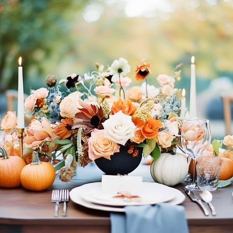 fall_centerpieces_for_table_modern (16) Wedding Tablescapes Round, Fall Wedding Tablescapes, Modern Tablescape, Fall Centerpieces, Modern Art Gallery, Fall Table Centerpieces, Tall Table, Autumn Table, To Autumn