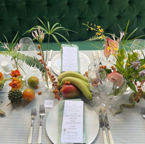 Tropical Wedding Flowers Centerpieces, Fruit On Table, Modern Tablescape, Fruit Centerpieces, Graduation Party Planning, Tropical Wedding Flowers, Dinner Party Table, Wedding Elements, Future Wedding Plans