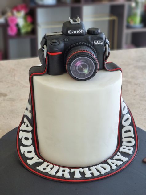 Camera Cake, Camera Cakes, Diva Cakes, Realistic Cakes, Fondant Cake Designs, Rainbow Birthday Cake, Custom Birthday Cakes, 50th Birthday Cake, Birthday Cakes For Men