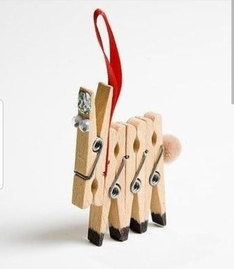 Cheap Christmas Gift Ideas, Cheap Christmas Gift, Clothespin Crafts Christmas, Clothespin Diy Crafts, Wooden Clothespin Crafts, Fairies Garden, Christmas Clothespins, Cheap Christmas Gifts, Diy Christmas Gifts Cheap