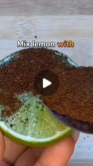 Coffee And Lemon Face Mask, Coconut Milk Benefits Skin, Lemon Remedies For Skin, How To Apply Coffee On Face, Coffee And Egg Face Mask, Coffee On Face, Coffee And Honey Face Mask, Coffee Mask For Face, Face Mask With Coffee