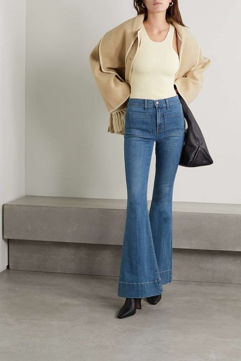 Flare Jeans Outfit Aesthetic, Flare Jeans Outfit, Transitional Fashion, Legs Outfit, Dramatic Classic, Trousers Jeans, Classy Work Outfits, Smart Casual Outfit, Pinterest Outfits