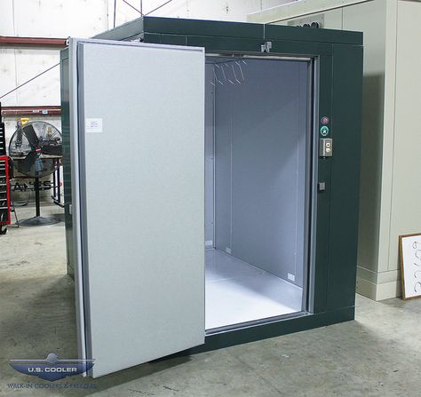 Game Locker with meat-hook and sliding rail system for hanging deer and other wild game. Deer Cleaning Station Ideas, Deer Hanging Station, Deer Processing Station, Deer Skinning Station, Meat Processing Room Ideas, Deer Cleaning Station, Butcher Room, Walkin Cooler, Wild Game Processing