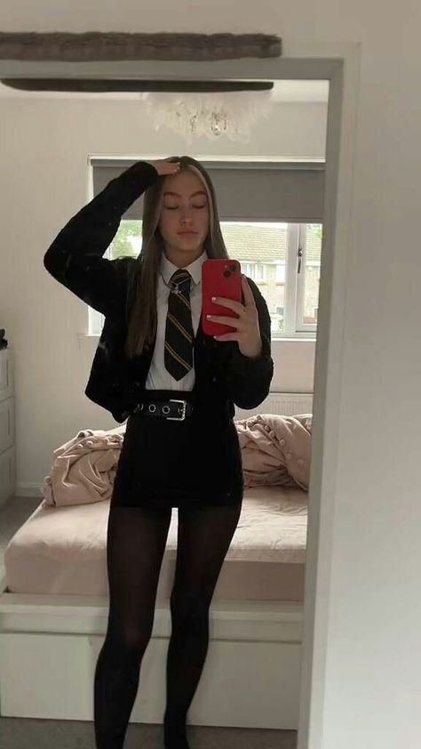 School Uniform Uk, British School Uniform, British Uniforms, Women Wearing Ties, Hot Skirts, School Uniform Fashion, School Uniform Outfits, Women's Uniforms, Classy Prom Dresses