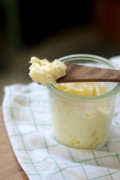 How To Make Butter and Cultured Butter Make Butter, Cultured Butter, Making Butter, Lunch Appetizers, Homemade Butter, Food History, Cooking Lessons, Dessert Drinks, Baking Tips