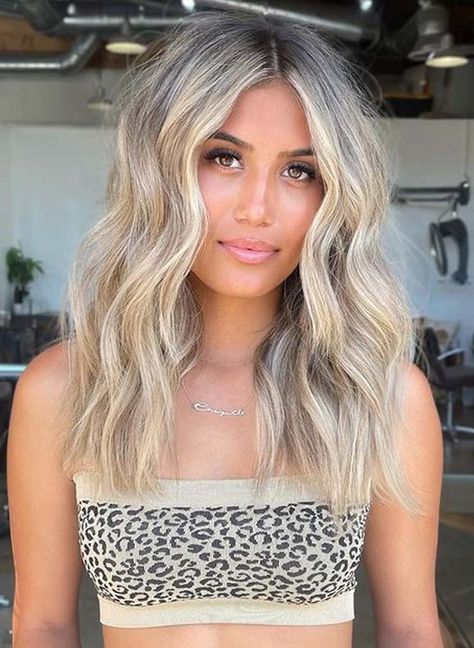 Summer Cuts Medium, Haircut 2022 Trends Women Medium, Hair Cuts For Medium Hair, Cuts For Medium Hair, Blonde Hair Cuts, Best Blonde Hair Color, Best Blonde Hair, Beach Blonde Hair, Medium Length Blonde Hair