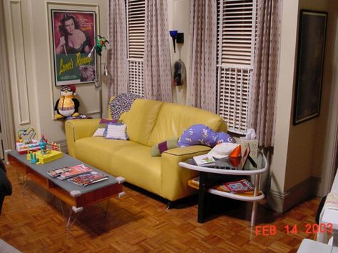 Joey and Chandler's Apartment Joey And Chandler, Friends Apartment, Yellow Couch, Friends Scenes, Hollywood Homes, New York City Apartment, Friends Series, Production Design, Friends Set