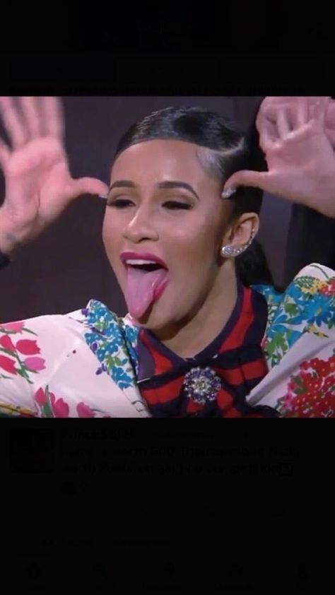 Cardi B Funny, Cardi B Quotes, Cardi B Memes, Cardi B Funny Face, Teeth Humor, Face Funny, Funny Joke Quote, Funny Face, Meme Faces