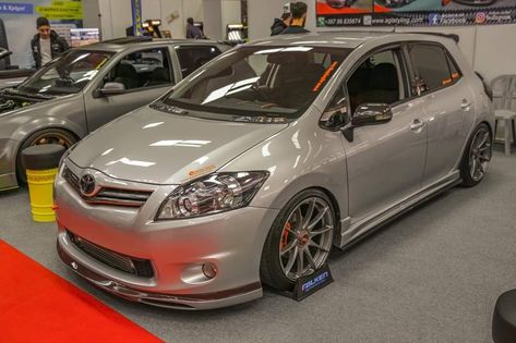 Suzuki Cars, Toyota Auris, Slammed Cars, Graffiti Photography, Toyota Hiace, Bike Rider, Subaru Forester, Jdm Cars, Toyota Corolla