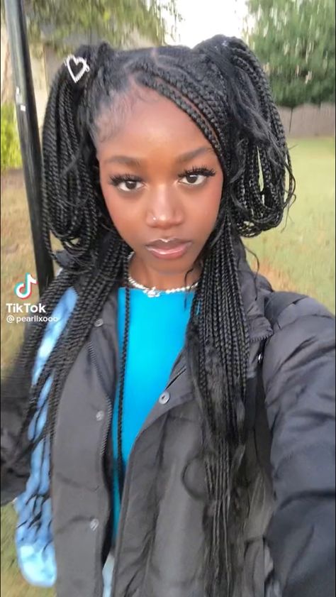 Hairstyles Idea Braids, Styles For Braided Hair Black Women, Sunk Stripe With Braids, 80s Hairstyles Black Women Braids, Kawaii Braids Hairstyles, Y2k Knotless Braids Styles, Cute Hairstyles Box Braids, 2000s Braids Hairstyles, Cute Hairstyles With Braids Black