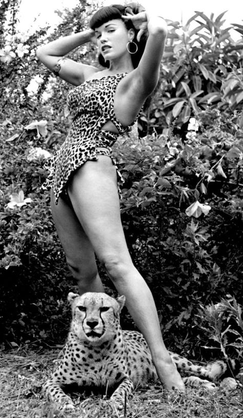 Bettie Page Leopard, Bettie Page Wallpaper, Bettie Page Aesthetic, Betty Page Tattoo, Bettie Page Art, Vintage Posing, Gia Core, Bette Paige, Pinup Tattoos