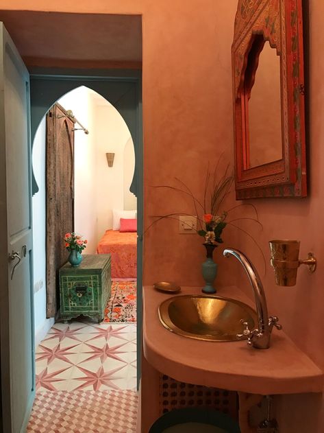 Moroccan Interiors Bathroom, Marocco Interior Design, Marocco Interior, Moroccan Style Bathroom, Moroccan Inspired Bathroom, Coral Living Rooms, History Of Morocco, Marrakech Riad, Moroccan Bathroom